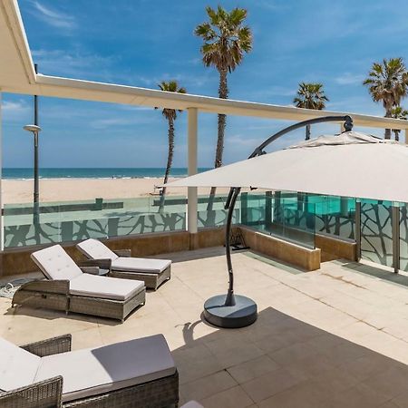 Luxury Beach Front Apartment With Pool Valencia Eksteriør billede